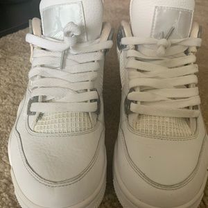 Retro Jordan 4 Silver Anniversary SIZE 6Y